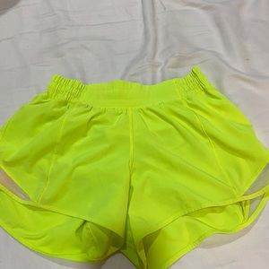 LULULEMON hottie hot shorts!
